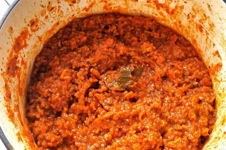 Sos sănătos pentru paste gata de portionat sau servit, in oala mare