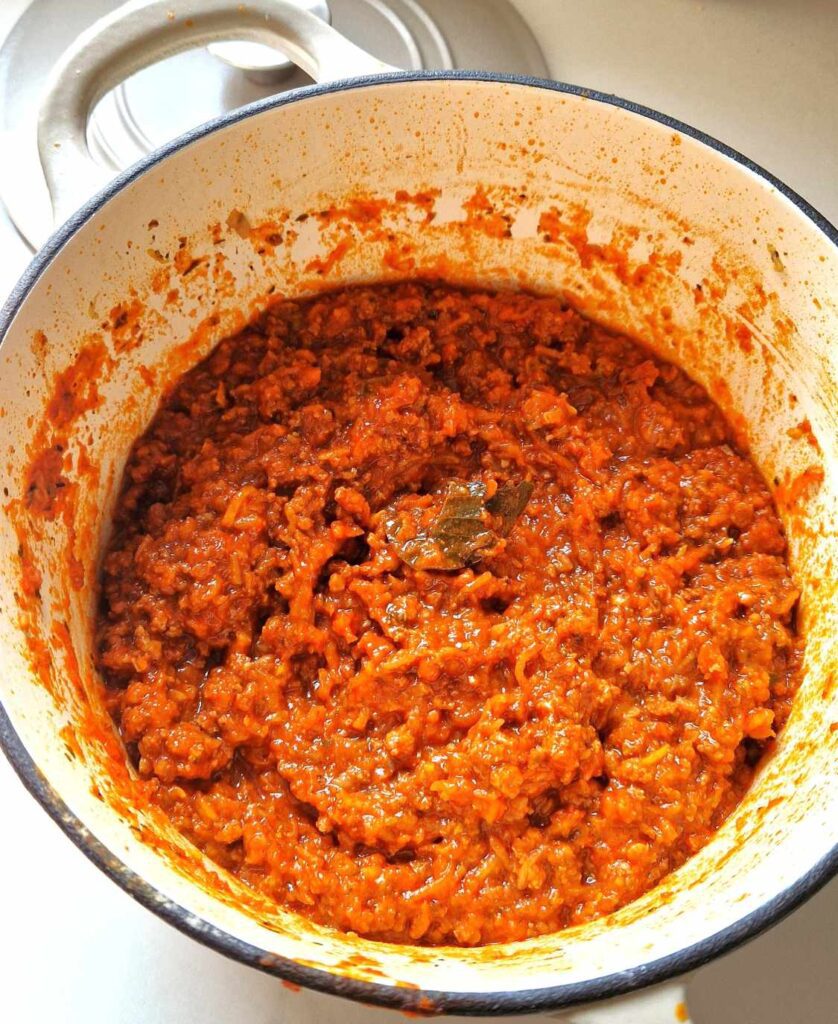 Sos sănătos pentru paste gata de portionat sau servit, in oala mare